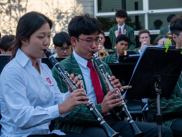 Equinox - Clarinet players