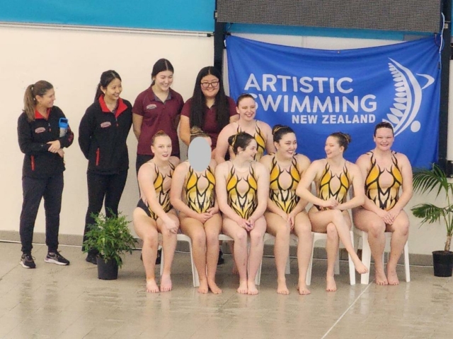 Senior team with Sofia and Ashley and coach Gracey