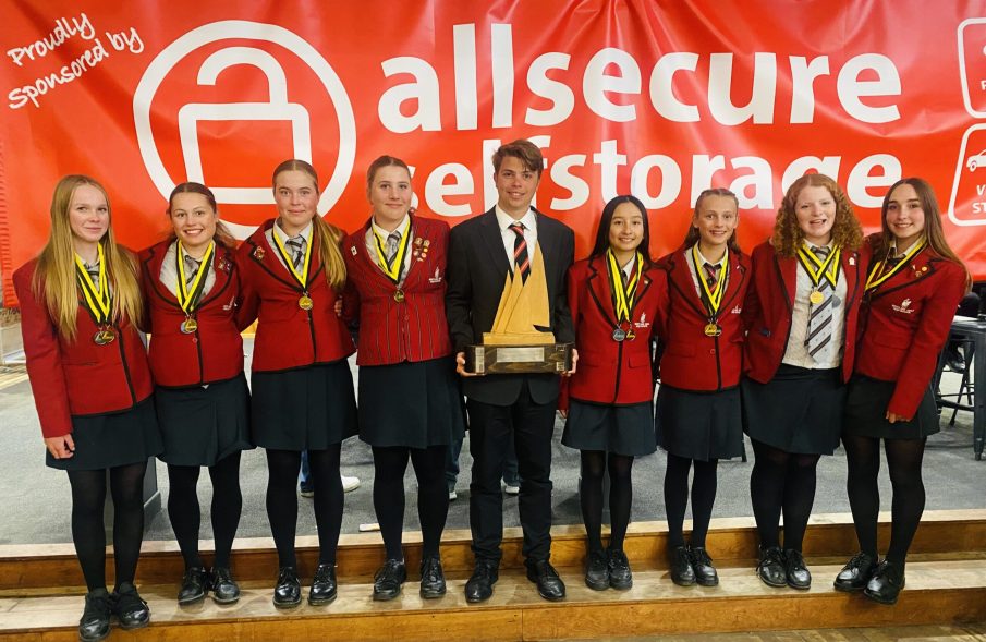 Sailing prizegiving for Te Reo o Te Roto